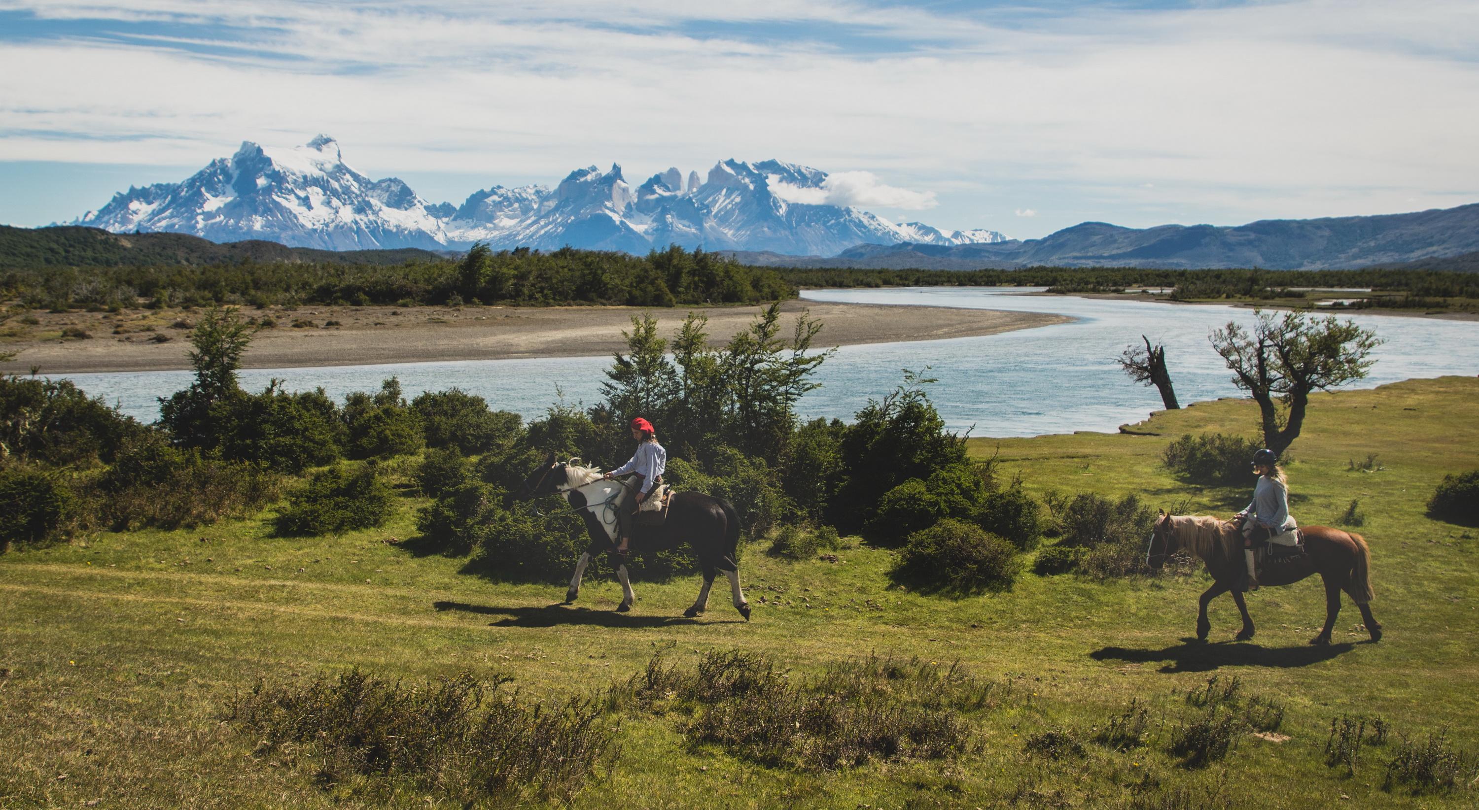 Rio Serrano Hotel And Spa Torres del Paine National Park Exterior photo